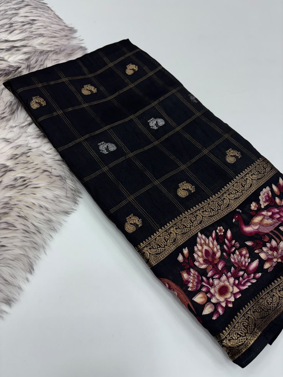 Effervescent Festive Wear Pure Soft Dola Silk Jacquard Border Rich Pallu Fancy Saree With Blouse Piece