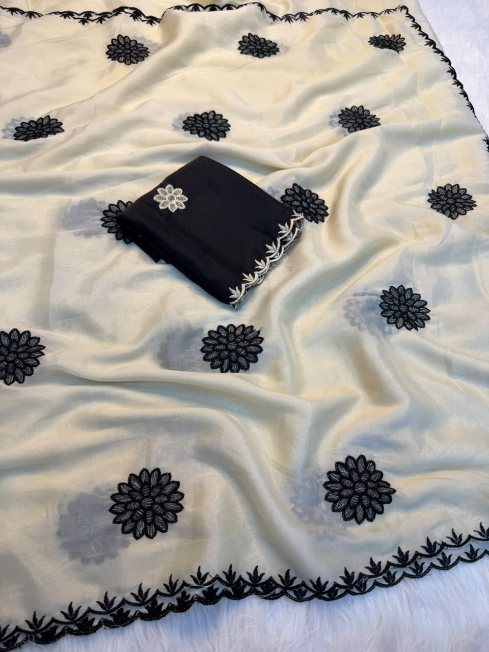 Marvellous Party Wear Pure Soft Rangoli Silk Embroidery Thread Work Designer Saree With Blissful Blouse