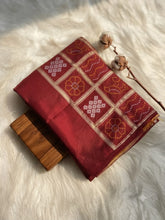 Load image into Gallery viewer, Desiring Festive Wear Pure Silk Bandhani Pallu Designer Saree With Blouse Piece
