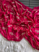 Load image into Gallery viewer, Entrancing Wedding Wear Georgette Gotapatti Work Fancy Saree With Blouse Piece
