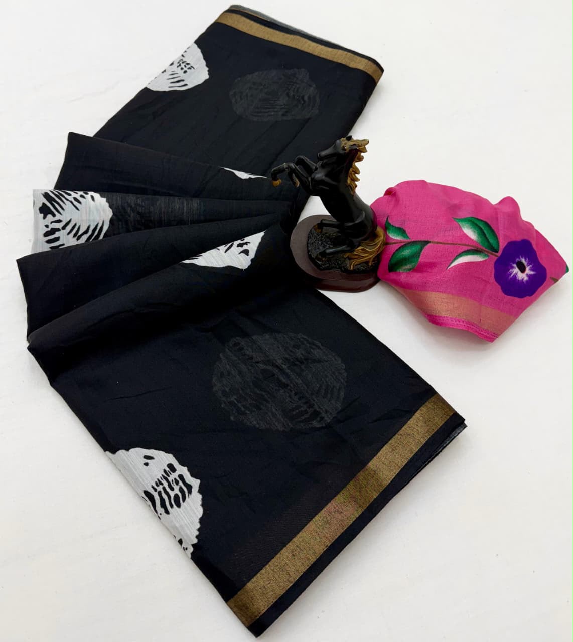 Entrancing Function Wear Soft Silk Floral Print Jacquard Border Rich Pallu Fancy SareeWith Contrast Blouse Piece
