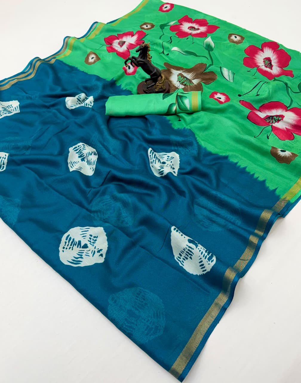 Entrancing Function Wear Soft Silk Floral Print Jacquard Border Rich Pallu Fancy SareeWith Contrast Blouse Piece