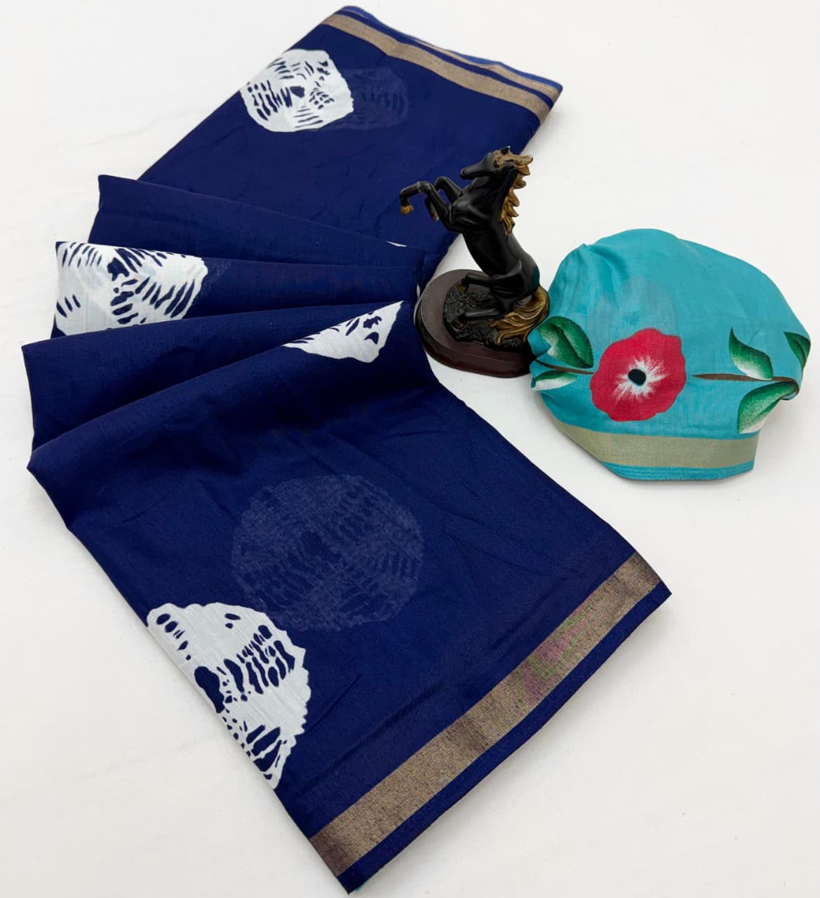 Entrancing Function Wear Soft Silk Floral Print Jacquard Border Rich Pallu Fancy SareeWith Contrast Blouse Piece