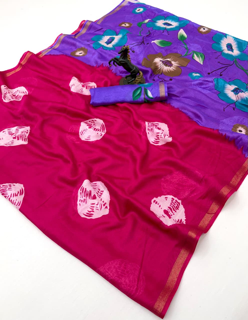 Entrancing Function Wear Soft Silk Floral Print Jacquard Border Rich Pallu Fancy SareeWith Contrast Blouse Piece