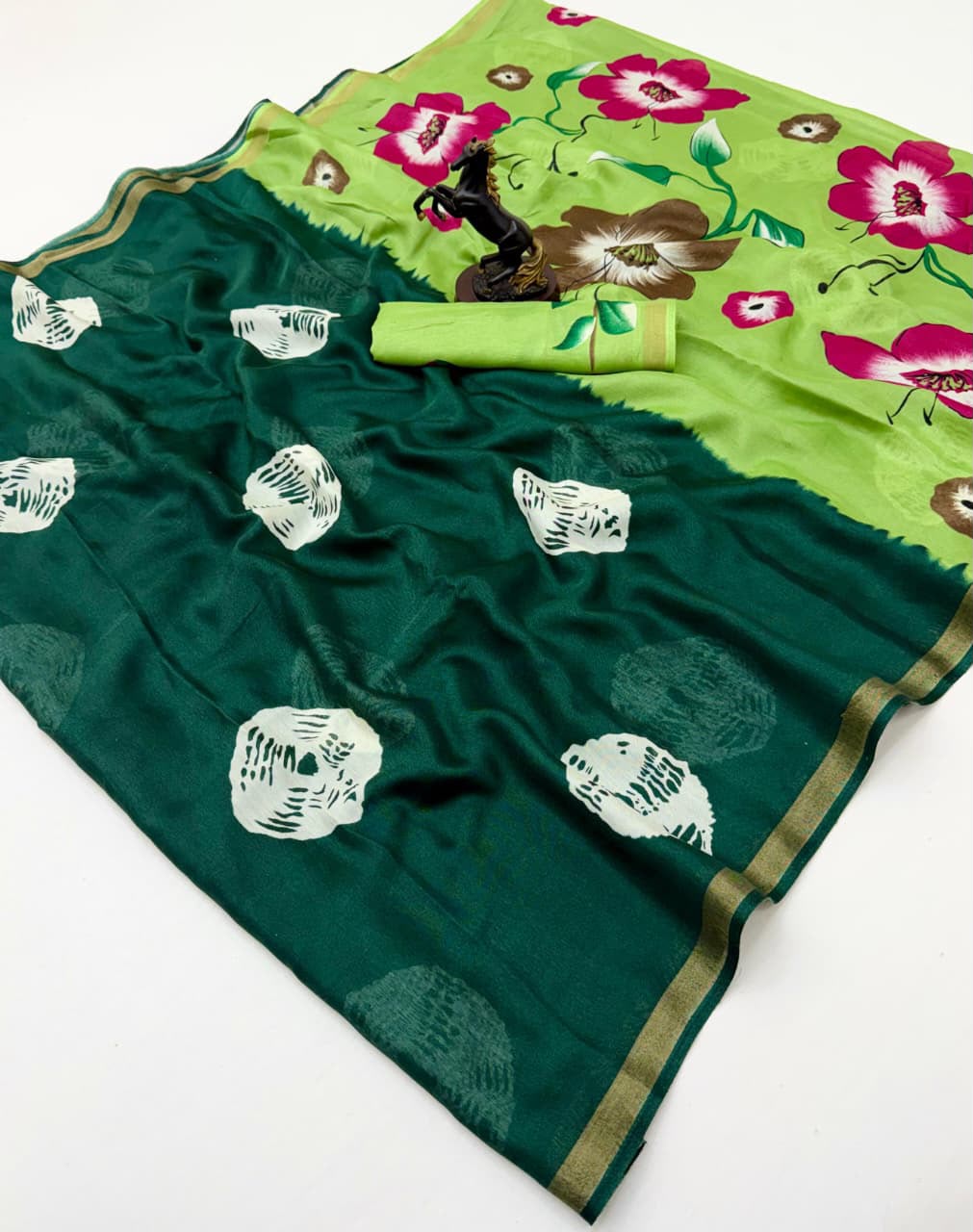Entrancing Function Wear Soft Silk Floral Print Jacquard Border Rich Pallu Fancy SareeWith Contrast Blouse Piece