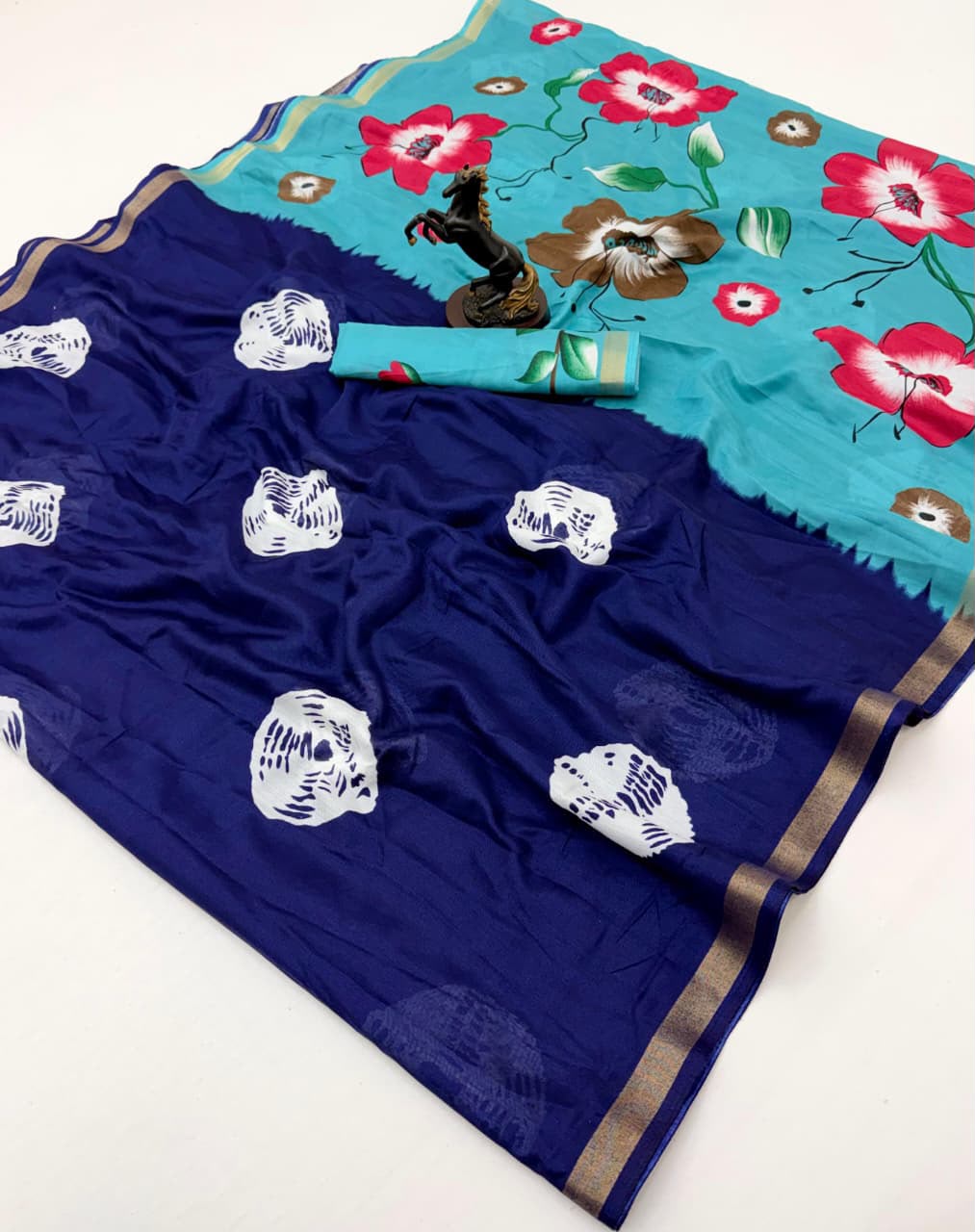 Entrancing Function Wear Soft Silk Floral Print Jacquard Border Rich Pallu Fancy SareeWith Contrast Blouse Piece