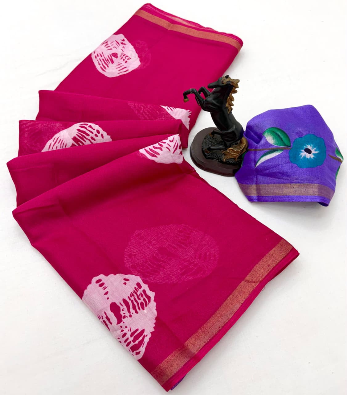 Entrancing Function Wear Soft Silk Floral Print Jacquard Border Rich Pallu Fancy SareeWith Contrast Blouse Piece
