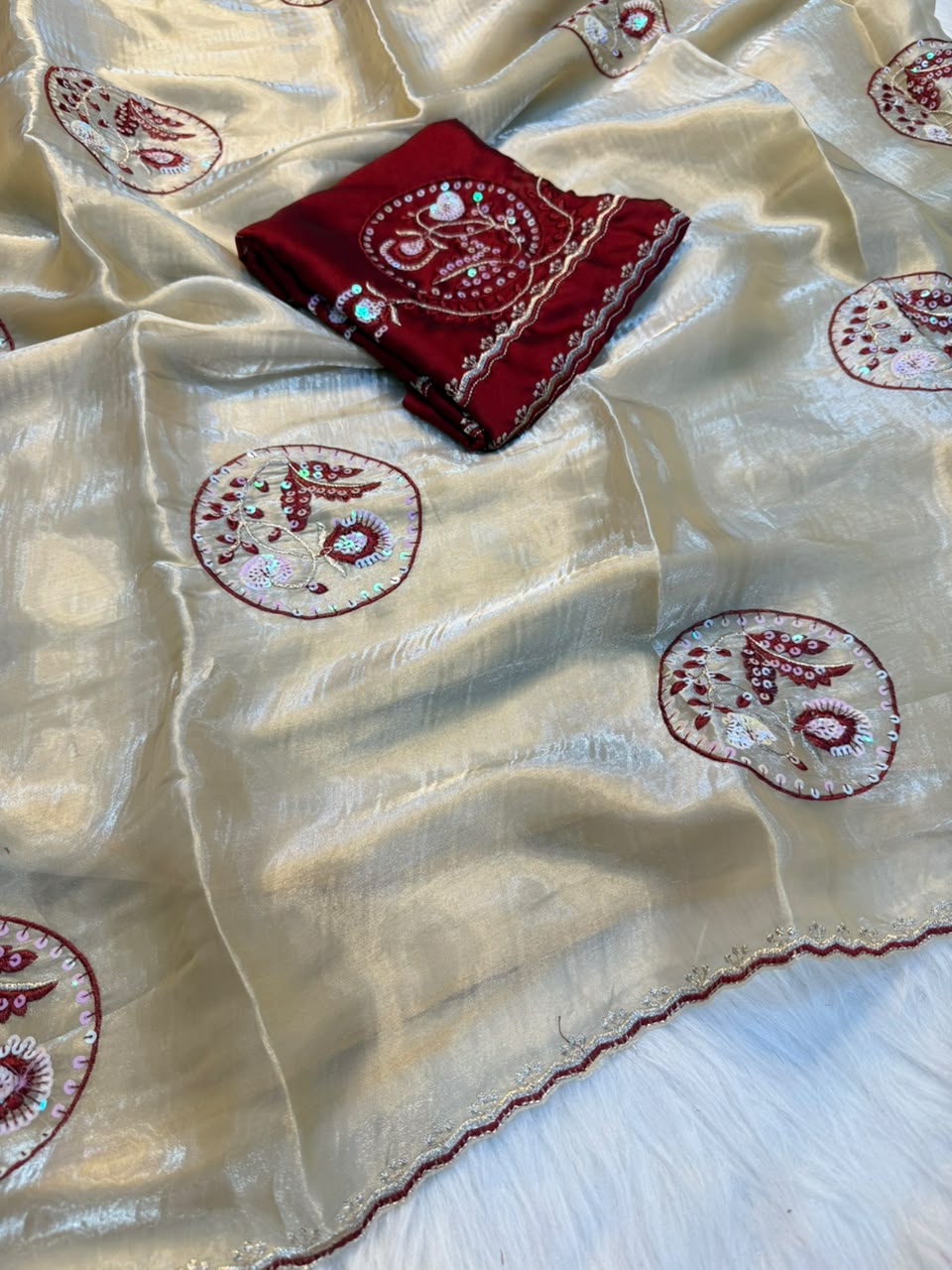 Impressive Festive Wear Soft Silk Embroidery Thread Work Saree With Contrast Blouse Piece