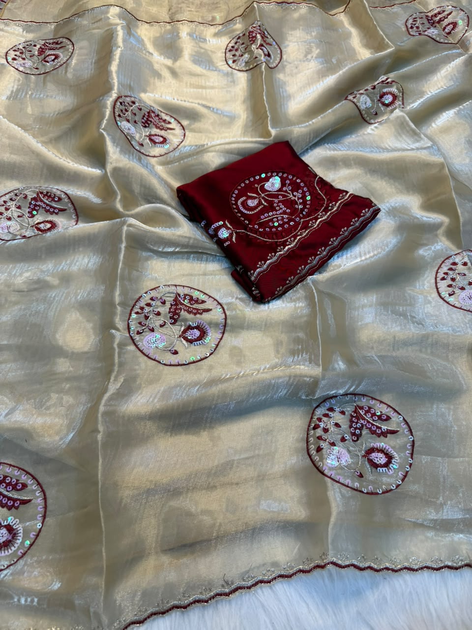 Impressive Festive Wear Soft Silk Embroidery Thread Work Saree With Contrast Blouse Piece