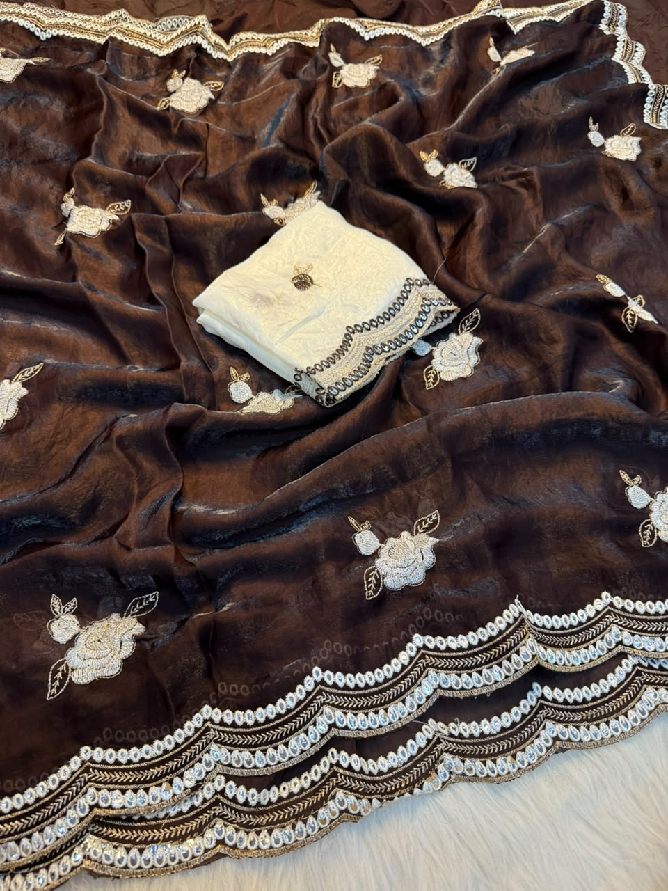 Incomparable Party Wear Pure Silk Embroidery n Thread Work Designer Saree With Contrast Blouse Piece