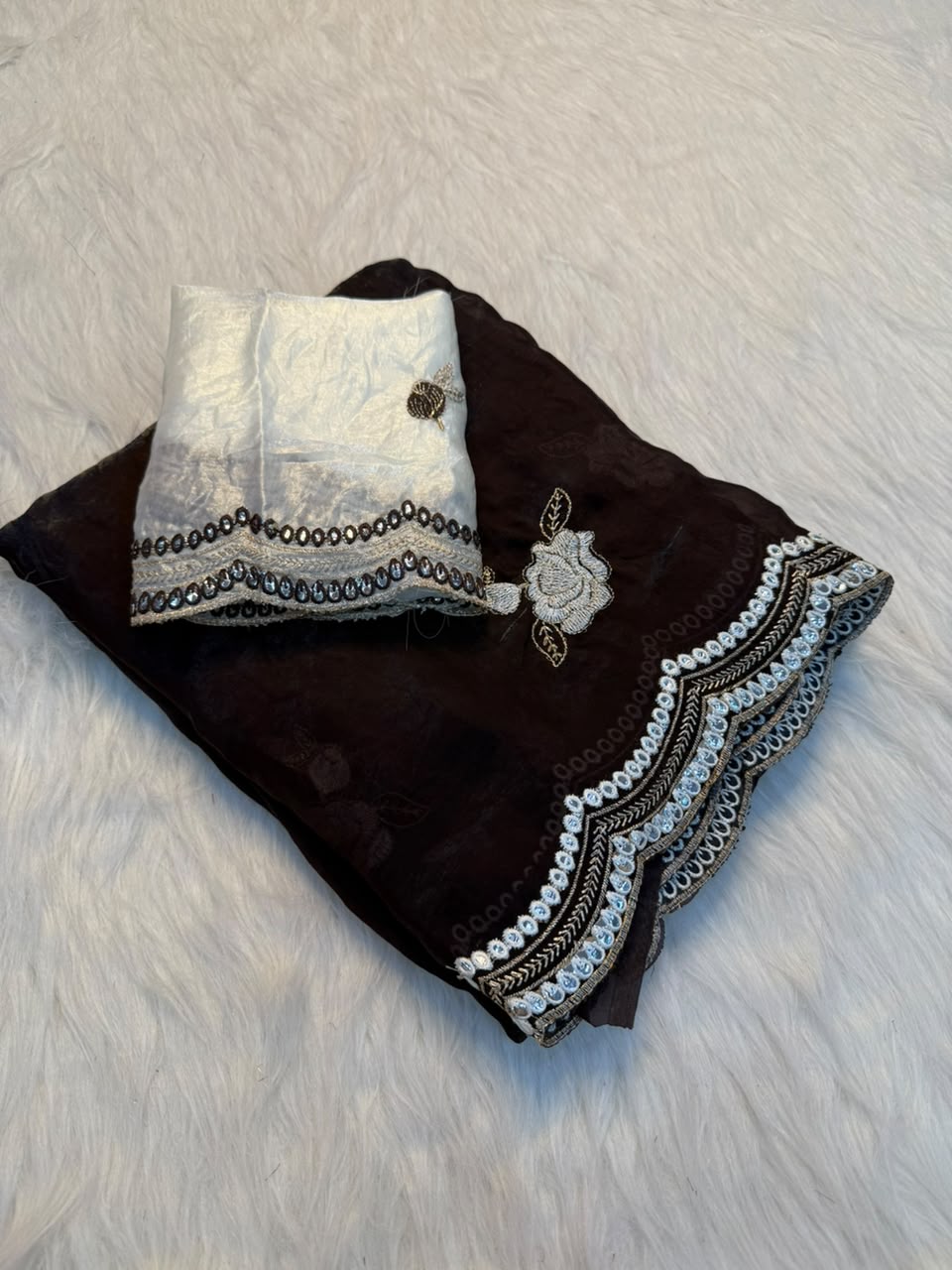Incomparable Party Wear Pure Silk Embroidery n Thread Work Designer Saree With Contrast Blouse Piece