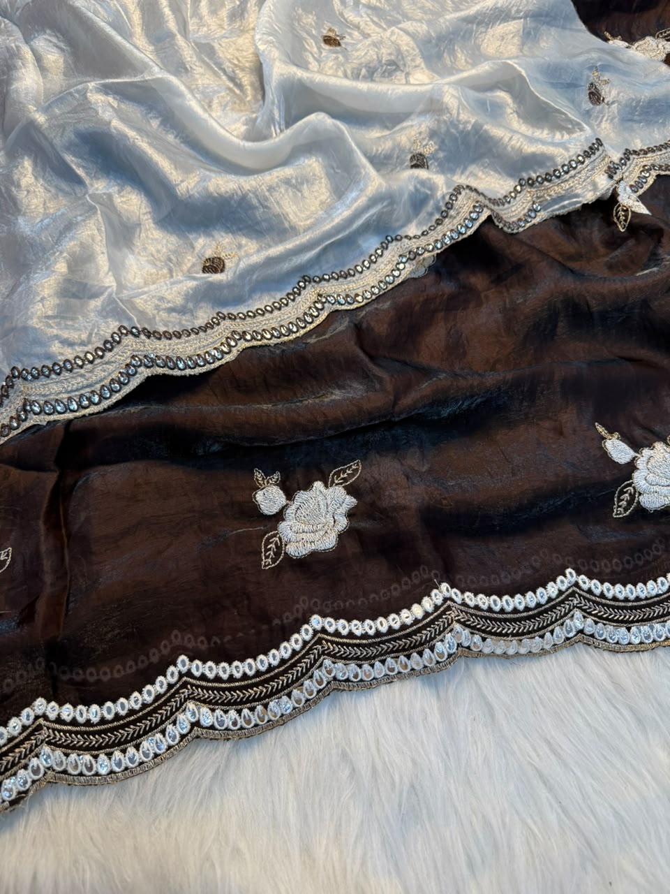 Incomparable Party Wear Pure Silk Embroidery n Thread Work Designer Saree With Contrast Blouse Piece