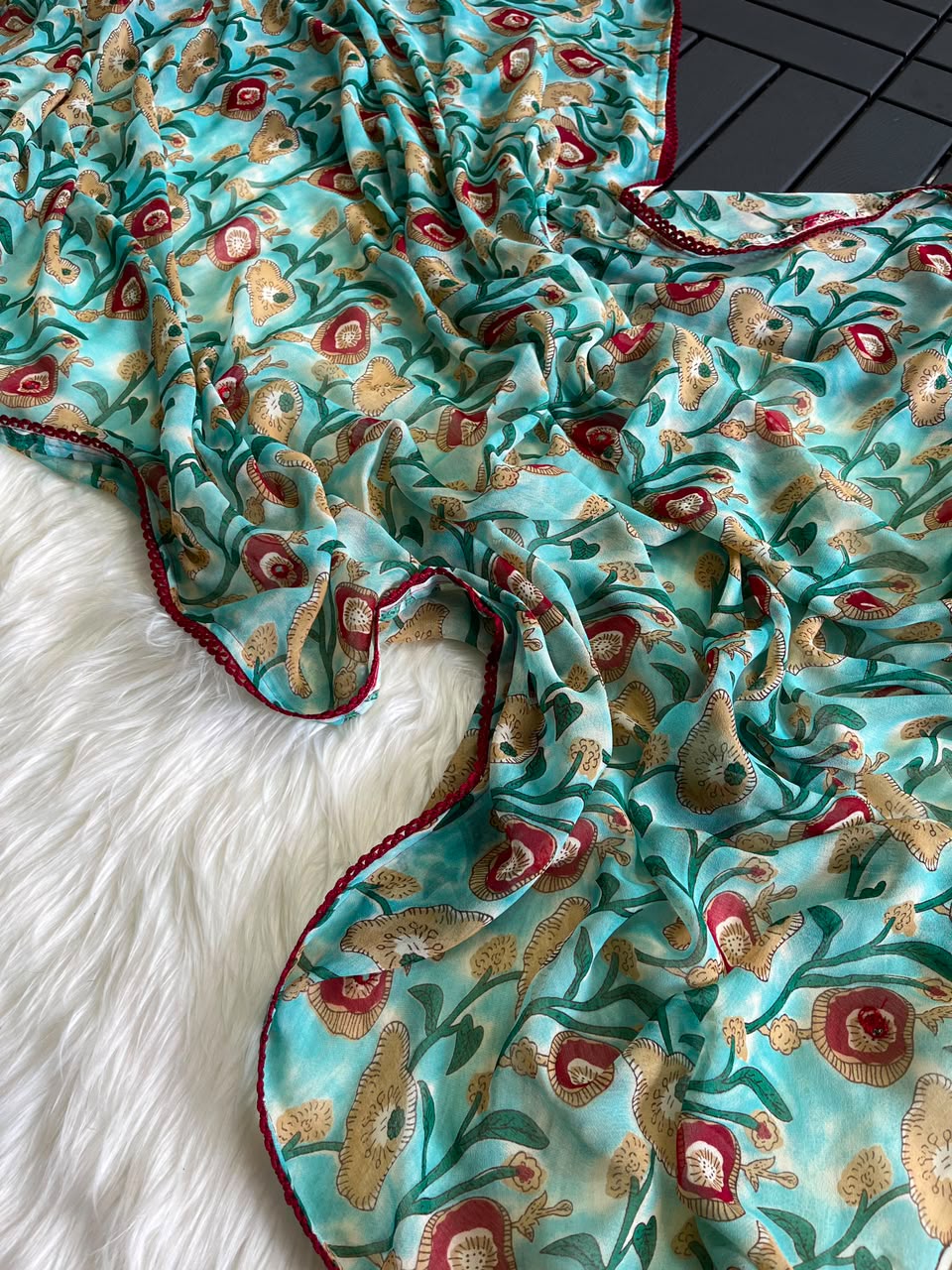 Charismatic Party Wear Soft Georgette Print Design Contrast Lace Border Designer Saree With Blouse Piece