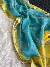 Load image into Gallery viewer, Traditional Function Wear Linen Cotton Print n Zari Border Fancy Saree With Blouse Piece

