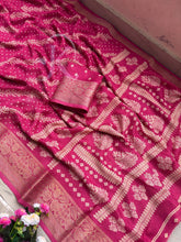 Load image into Gallery viewer, Incomparable Festive Wear Silk Jacquard Weaving Border n Rich Pallu Designer  Saree With Blouse Piece
