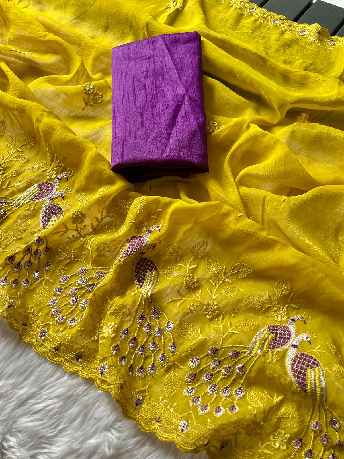 Splendorous Party Wear Crunchy Chiffon Silk Embroidery n Scalloped Cut Work Border Designer Saree With Blissfull Blouse Piece