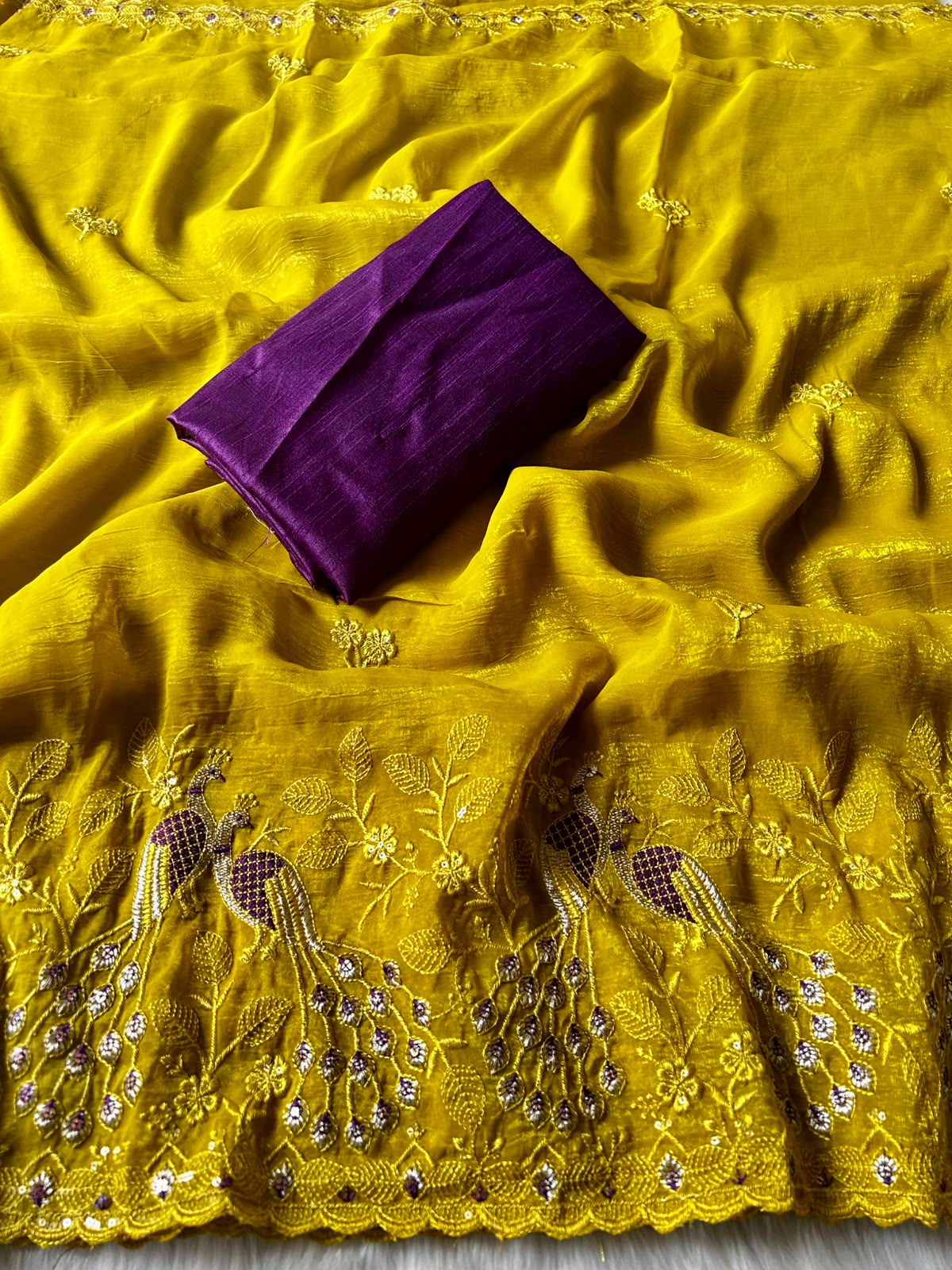 Splendorous Party Wear Crunchy Chiffon Silk Embroidery n Scalloped Cut Work Border Designer Saree With Blissfull Blouse Piece