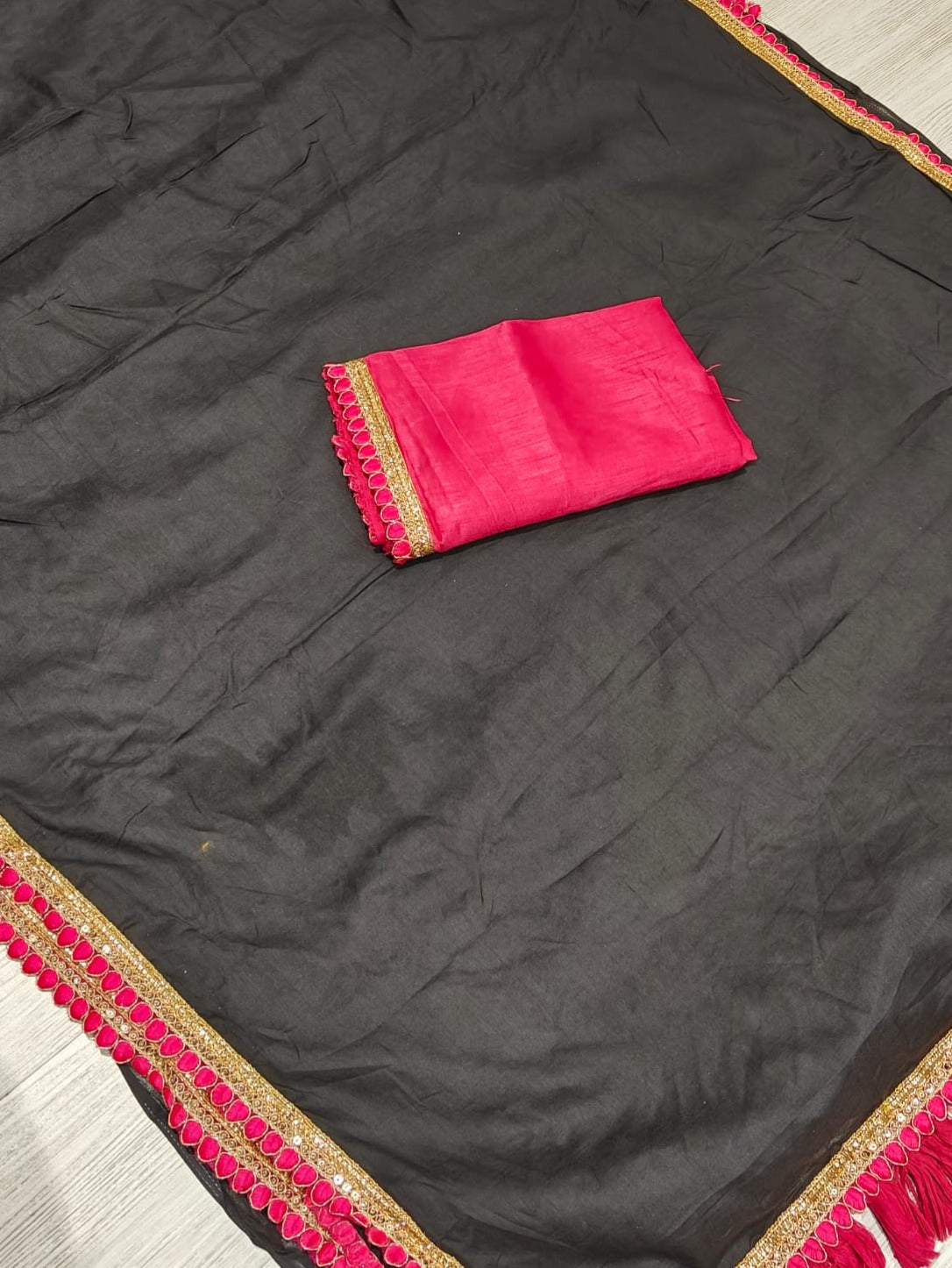 New Party Wear Cotton Lace Wrok Fancy Saree With Blouse Piece