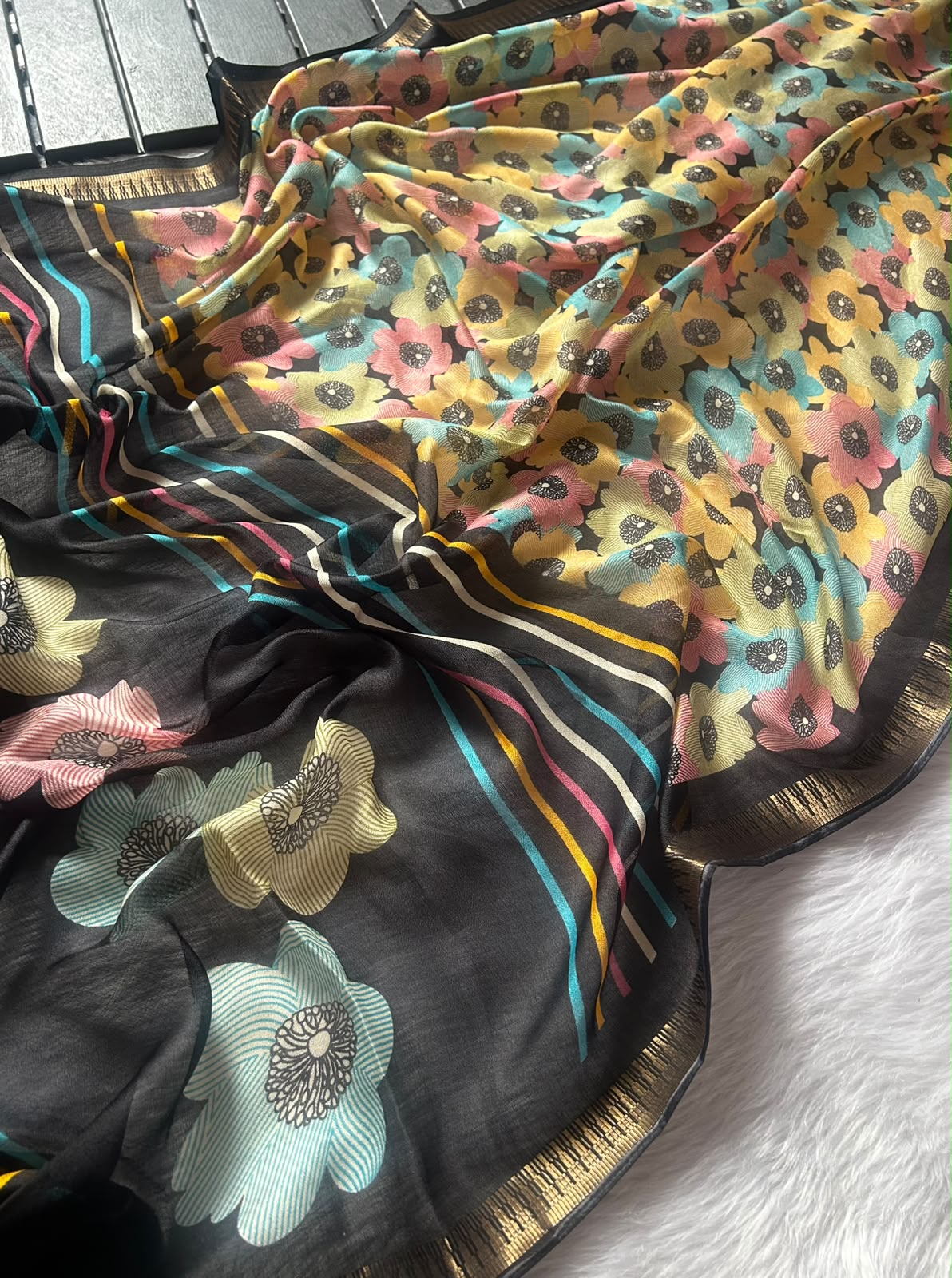 Exuberant Party Wear Soft Silk Floral Print Jacquard Border Rich Pallu Fancy Saree With Contrast Blouse Piece