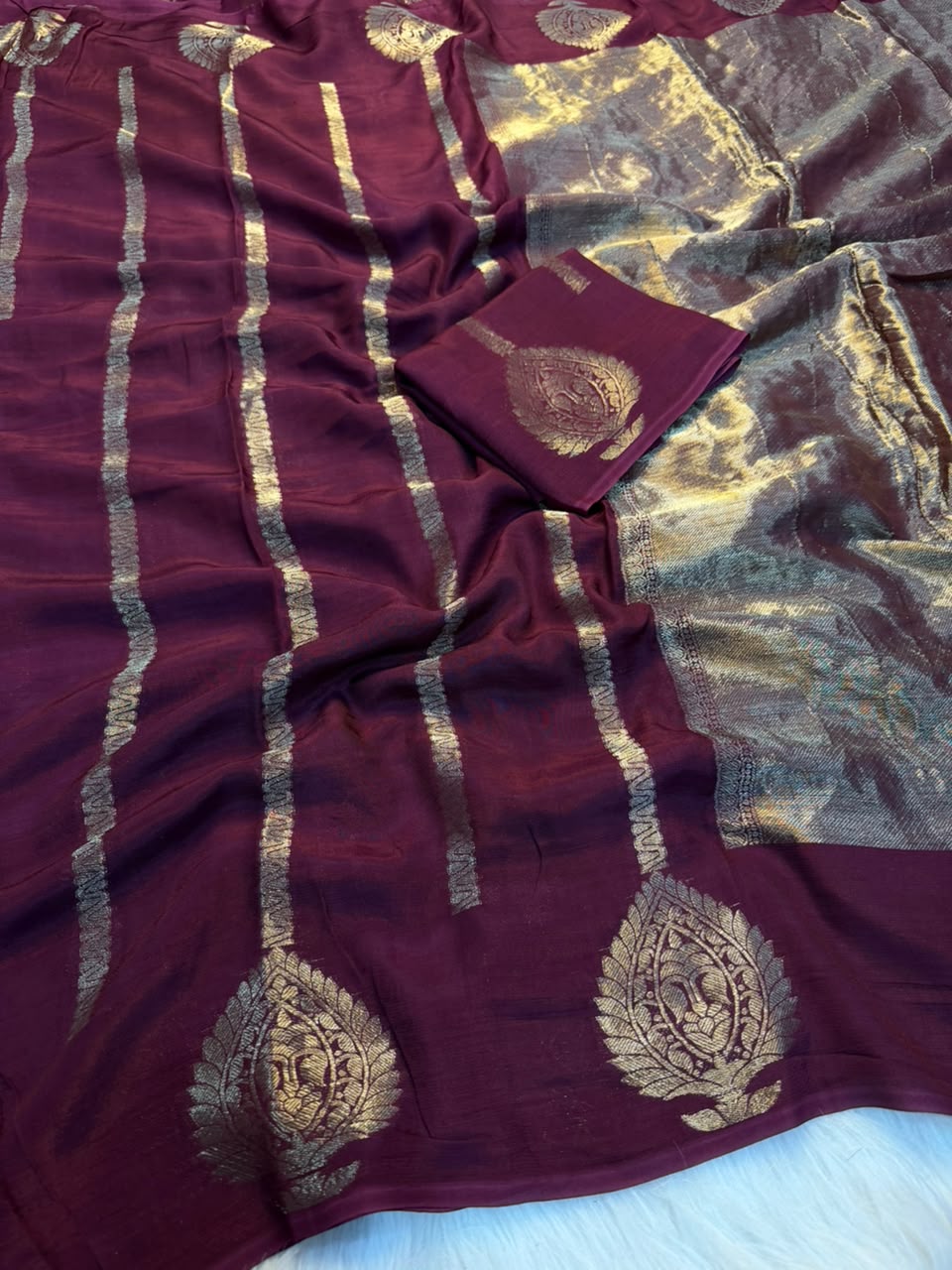Adorning Wedding Wear Pure Viscose Dola Silk Jacquard Zari Weaving Work Fancy Designer Saree For Ocassion