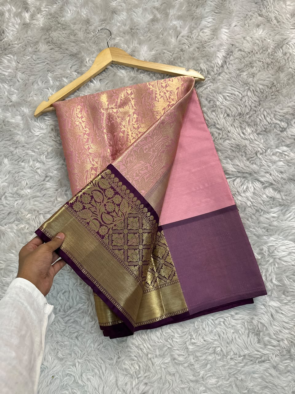 Gratifying Wedding Wear Banarasi Tissue Silk Jacquard Border n Handwork Designer Saree With Blouse Piece