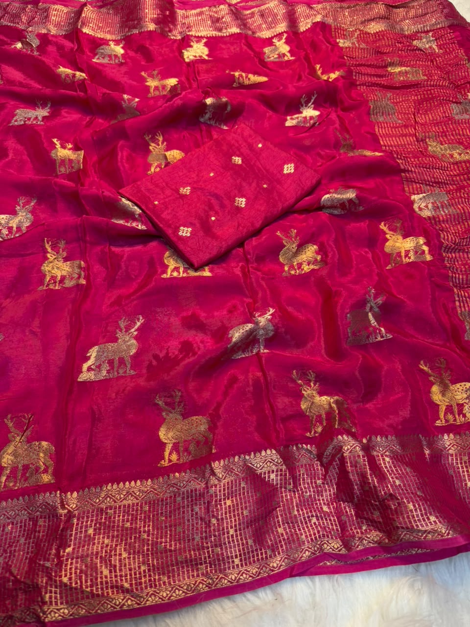Traditional Function Wear Soft Viscose Crape Silk Jacquard Border Rich Pallu Fancy Saree With Blouse Piece