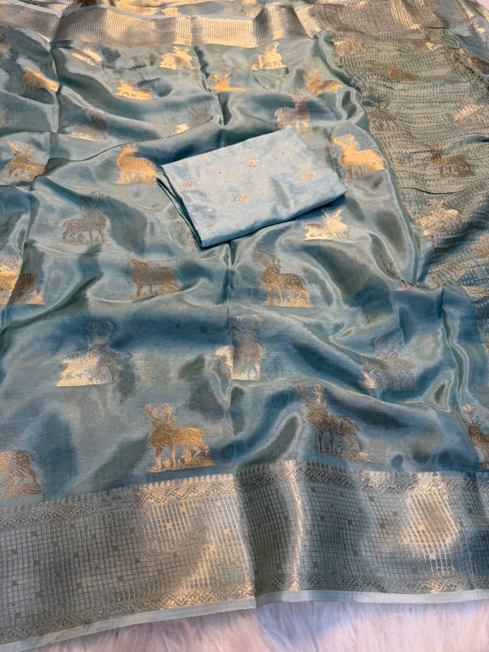 Traditional Function Wear Soft Viscose Crape Silk Jacquard Border Rich Pallu Fancy Saree With Blouse Piece