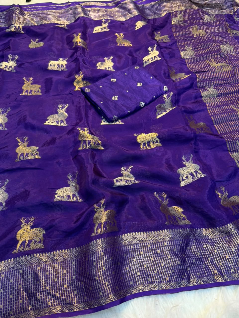 Traditional Function Wear Soft Viscose Crape Silk Jacquard Border Rich Pallu Fancy Saree With Blouse Piece