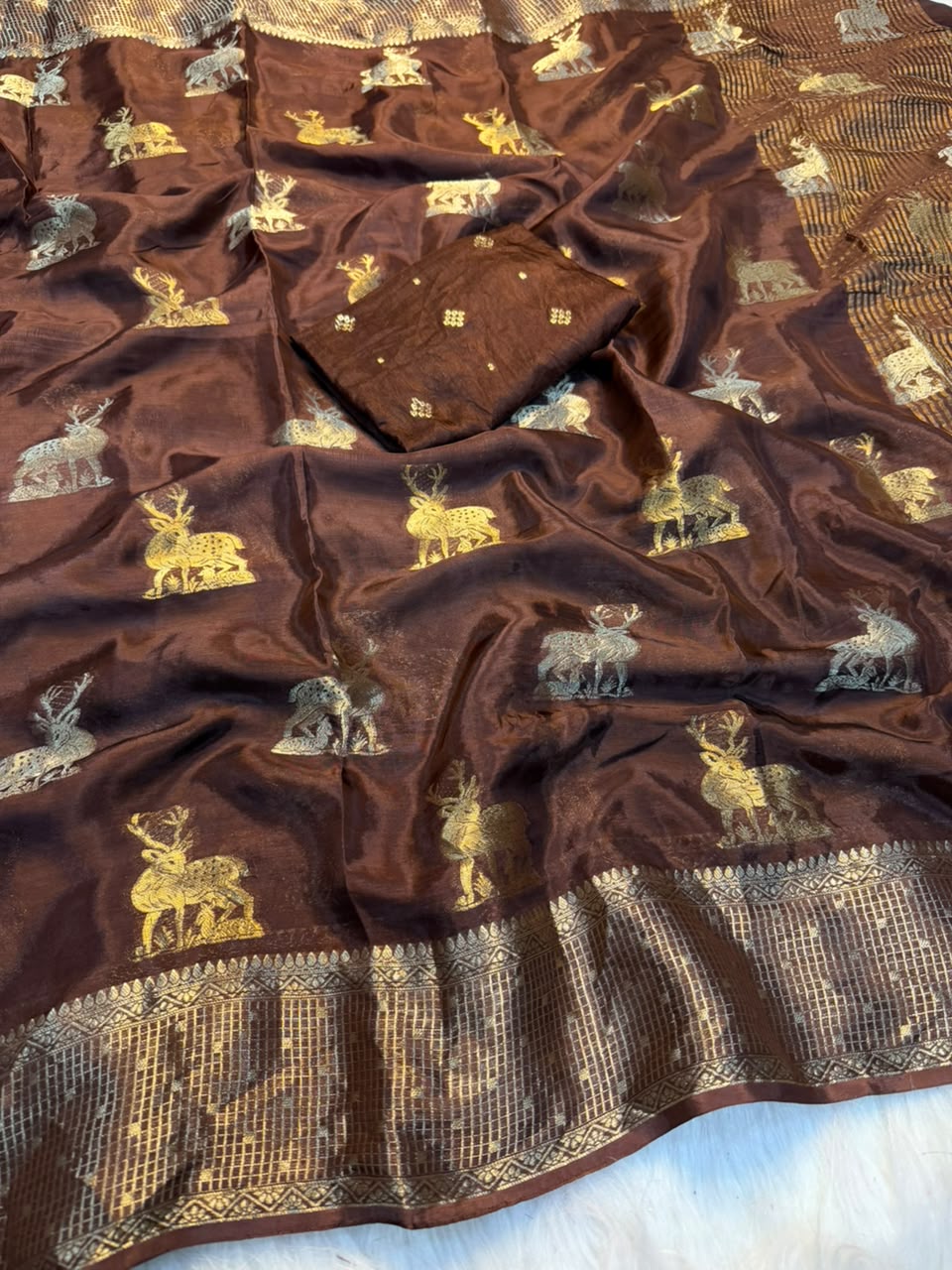 Traditional Function Wear Soft Viscose Crape Silk Jacquard Border Rich Pallu Fancy Saree With Blouse Piece