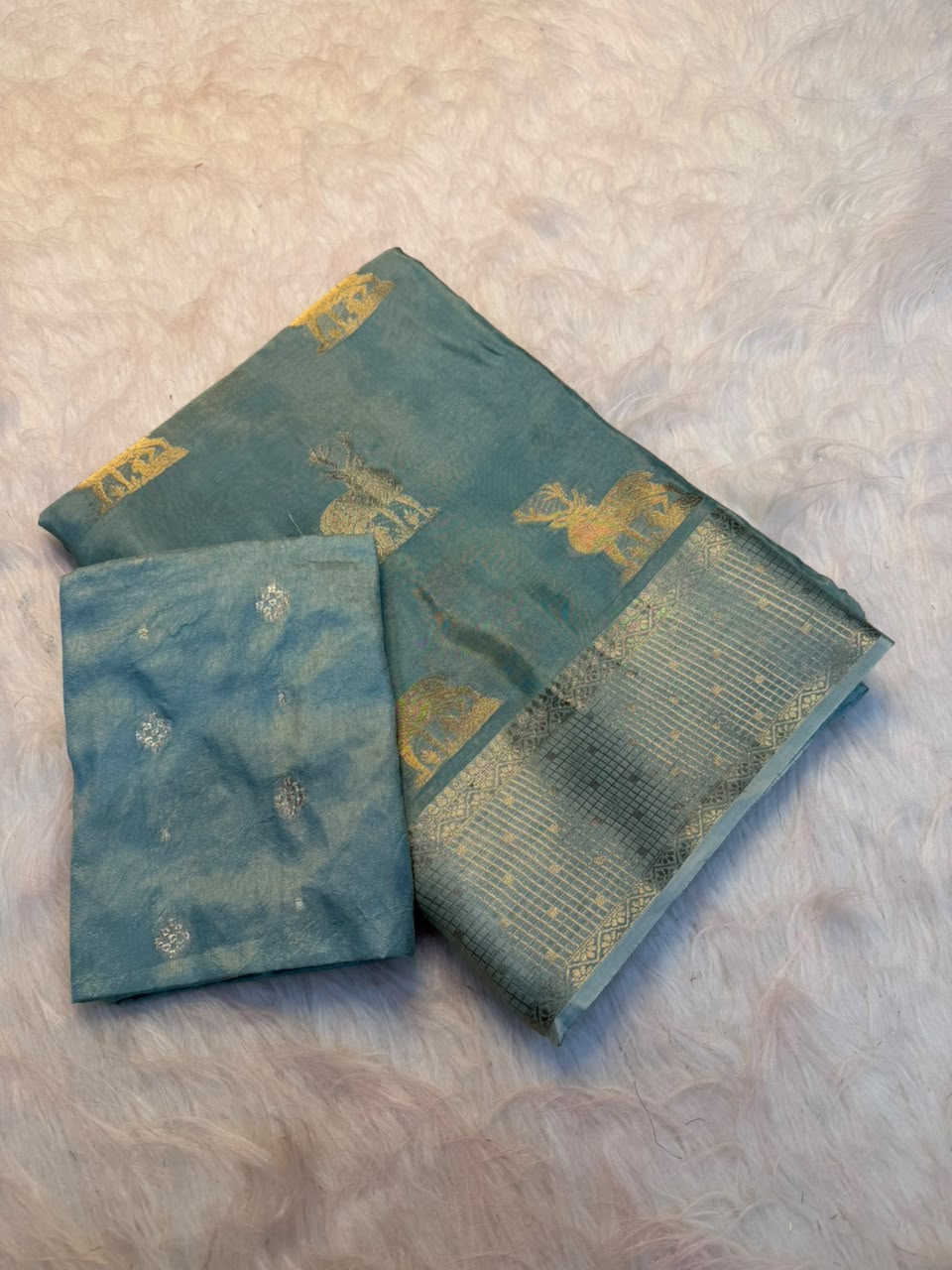 Traditional Function Wear Soft Viscose Crape Silk Jacquard Border Rich Pallu Fancy Saree With Blouse Piece