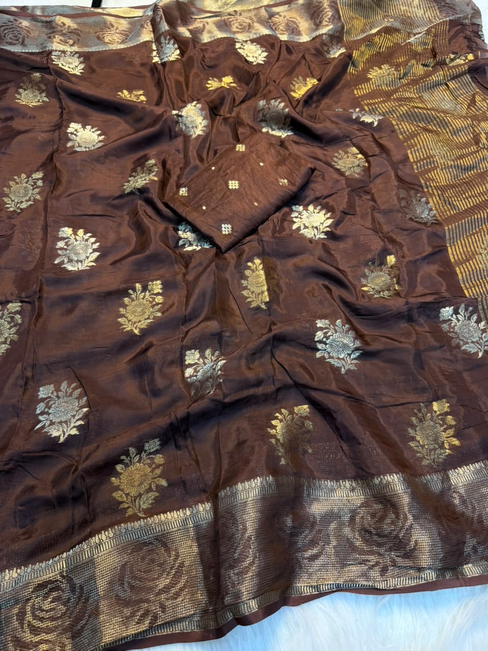 Effervescent Party Wear Soft Viscose Crape Silk Jacquard Work Rich Pallu Fancy Saree With Blouse Piece
