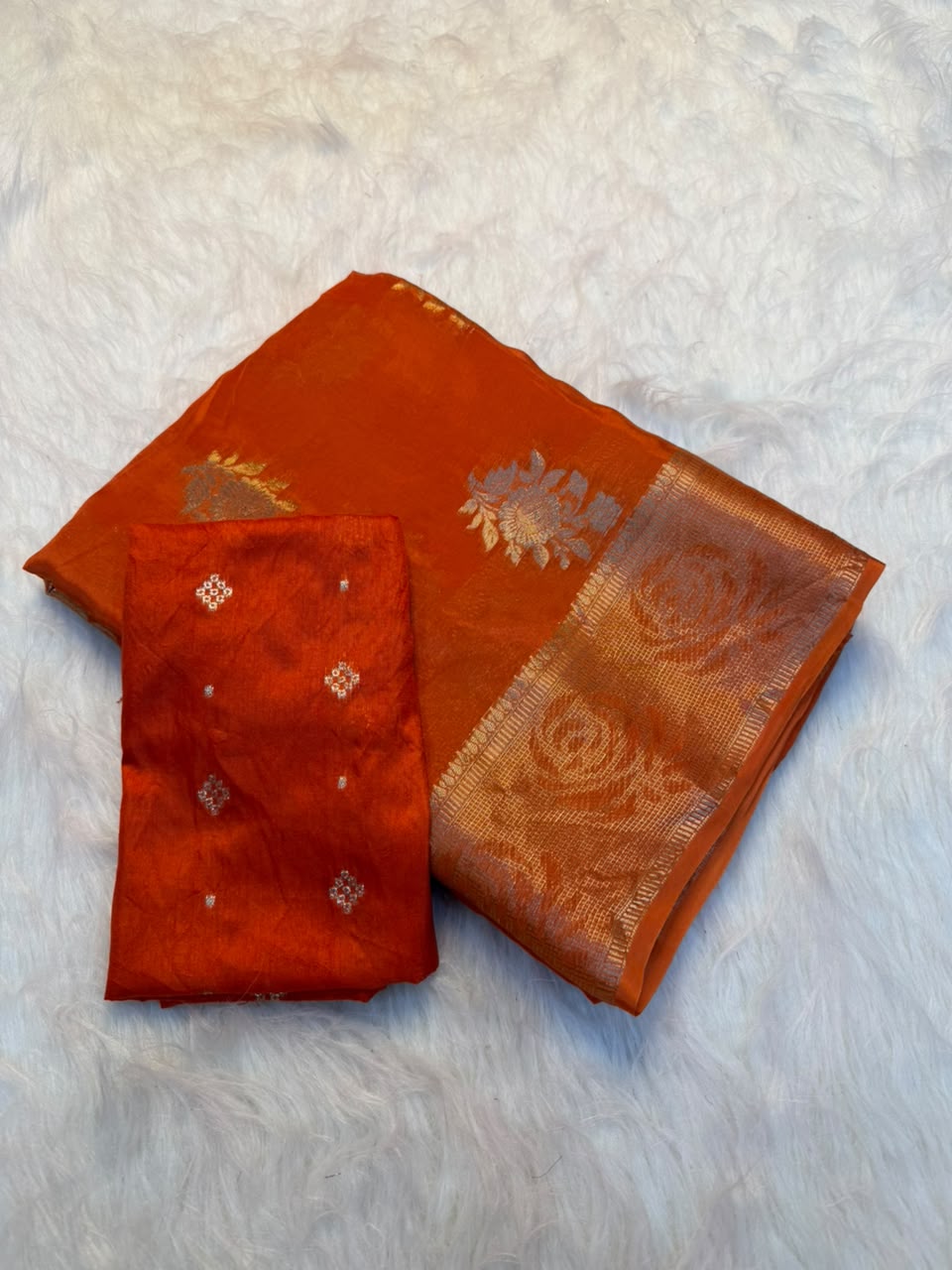 Effervescent Party Wear Soft Viscose Crape Silk Jacquard Work Rich Pallu Fancy Saree With Blouse Piece