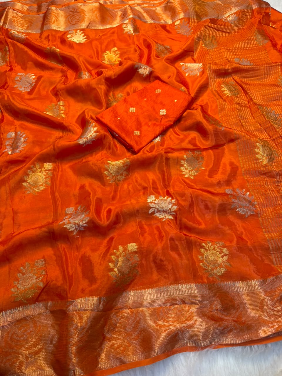 Effervescent Party Wear Soft Viscose Crape Silk Jacquard Work Rich Pallu Fancy Saree With Blouse Piece