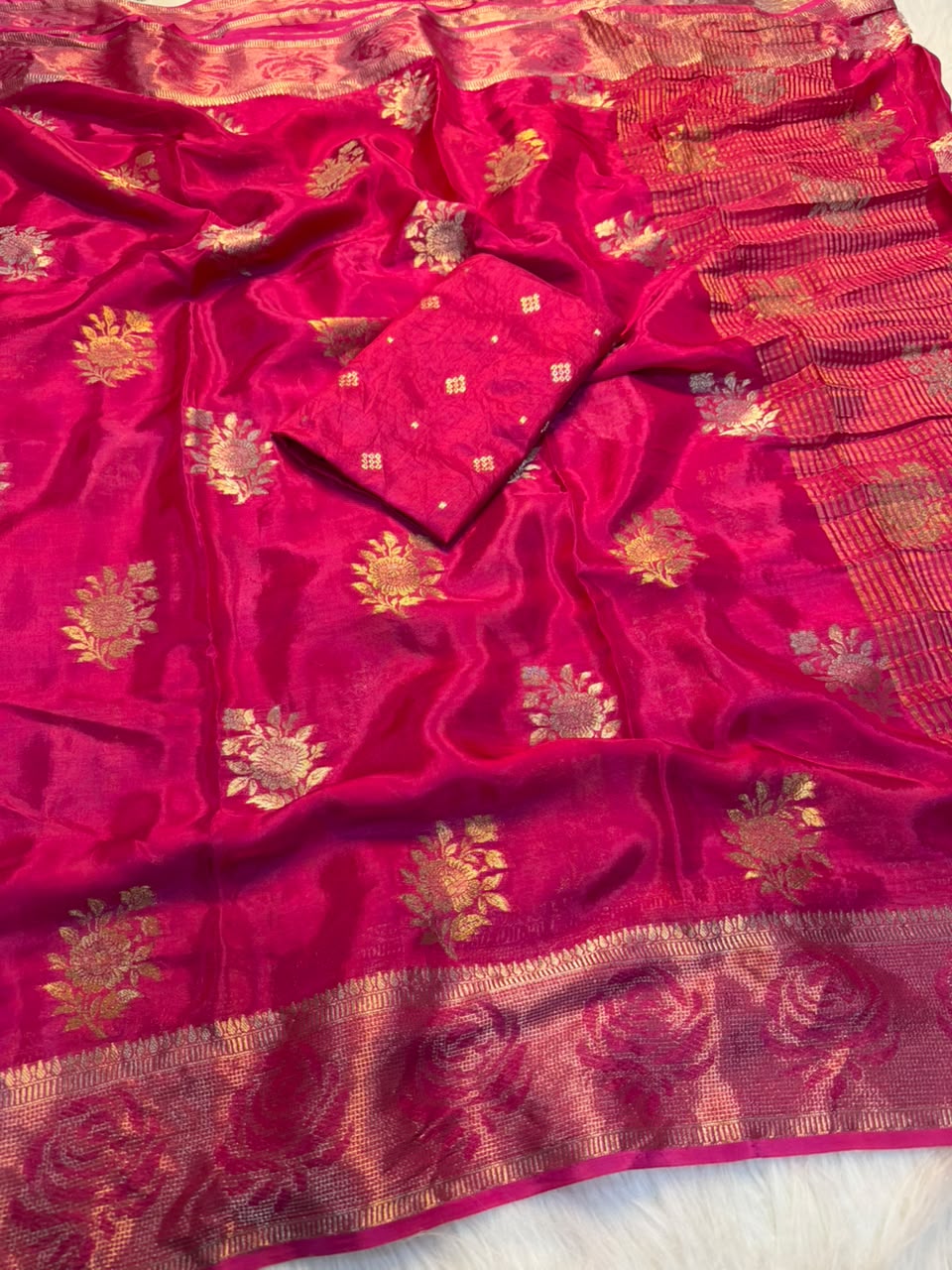 Effervescent Party Wear Soft Viscose Crape Silk Jacquard Work Rich Pallu Fancy Saree With Blouse Piece