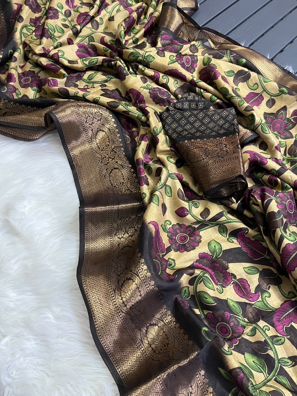 Splendiferous Festive Wear Soft Dola Silk Kalamkari Print Jacquard Zari Border Saree With Blissfull Blouse Piece