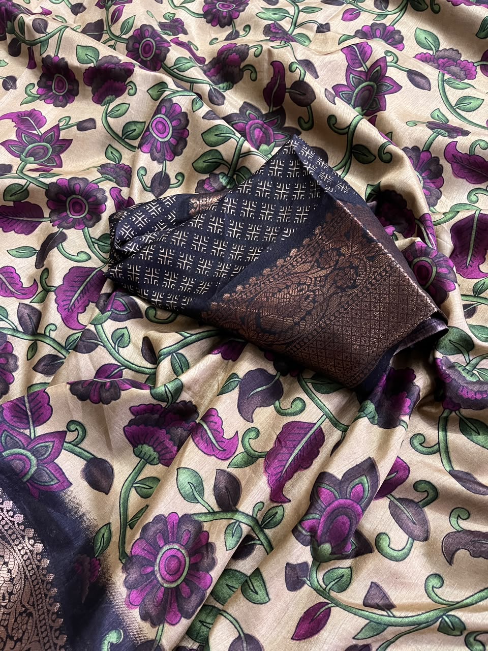 Splendiferous Festive Wear Soft Dola Silk Kalamkari Print Jacquard Zari Border Saree With Blissfull Blouse Piece