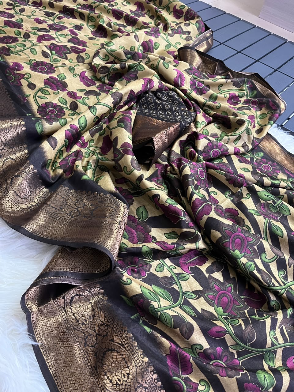 Splendiferous Festive Wear Soft Dola Silk Kalamkari Print Jacquard Zari Border Saree With Blissfull Blouse Piece