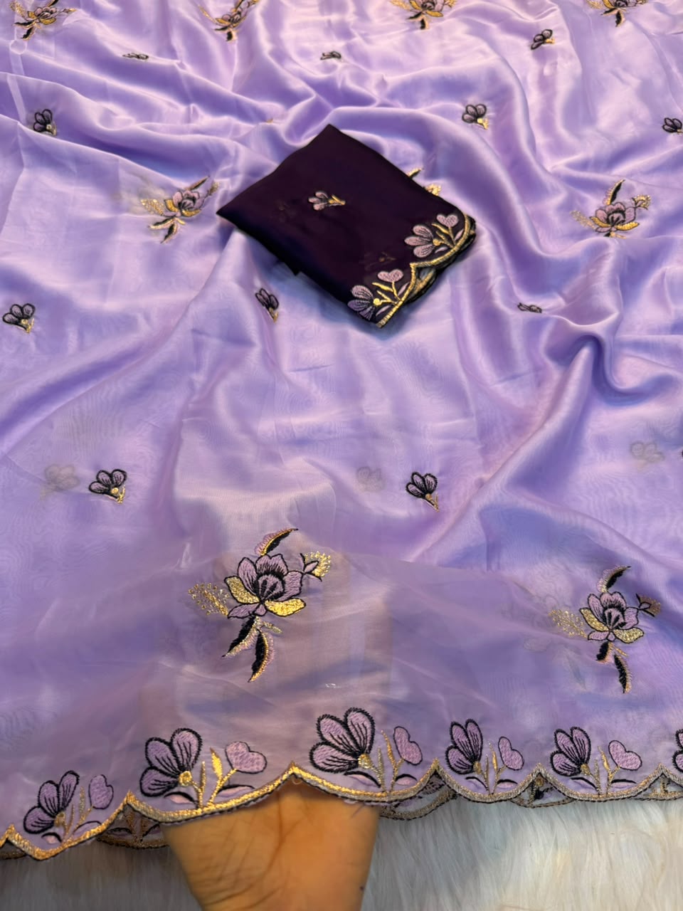 Whimsical Function Wear Soft Rangoli Silk Embriodery n Thread Work Fancy Saree With Blissfull Blouse Piece