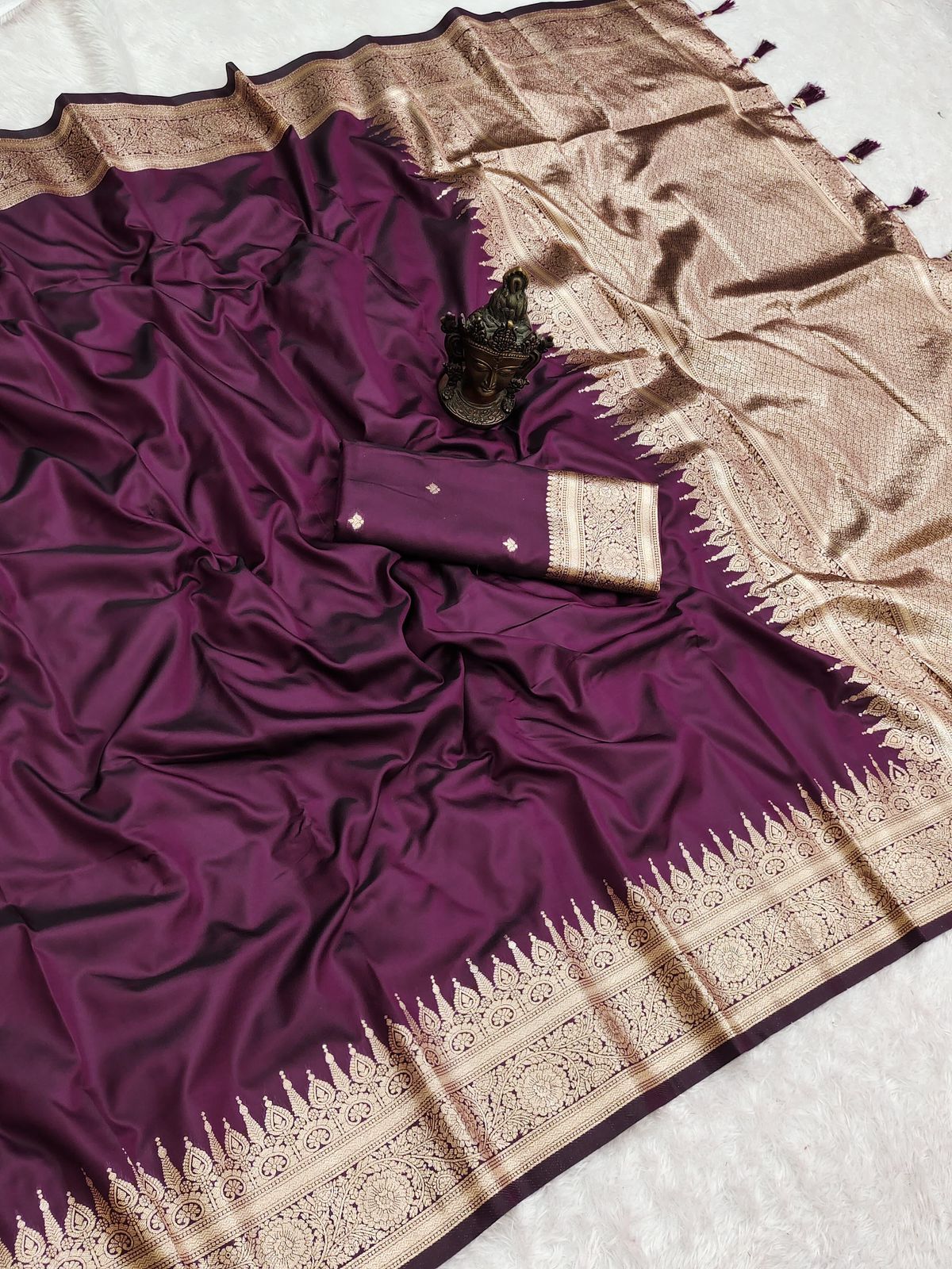 Fantabulous Festive Wear Pure Banarasi Silk Zari Weaving Border n Rich Pallu Saree With Blouse Piece