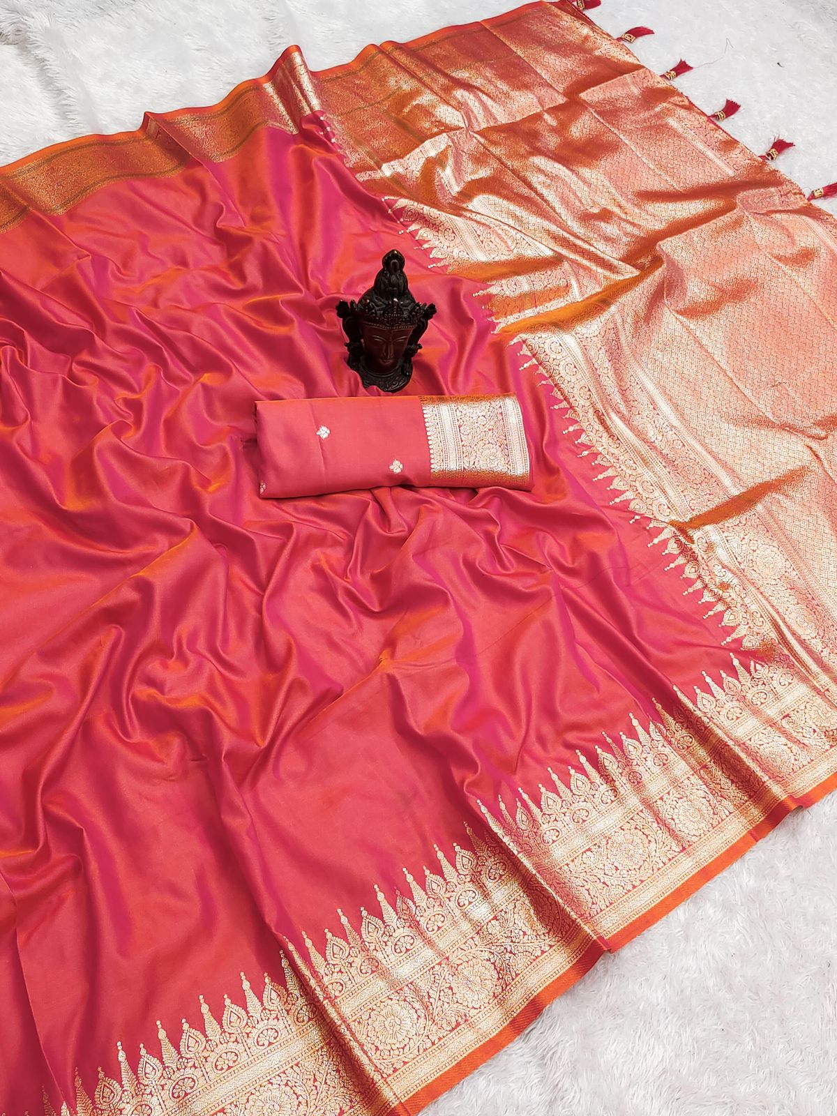 Fantabulous Festive Wear Pure Banarasi Silk Zari Weaving Border n Rich Pallu Saree With Blouse Piece
