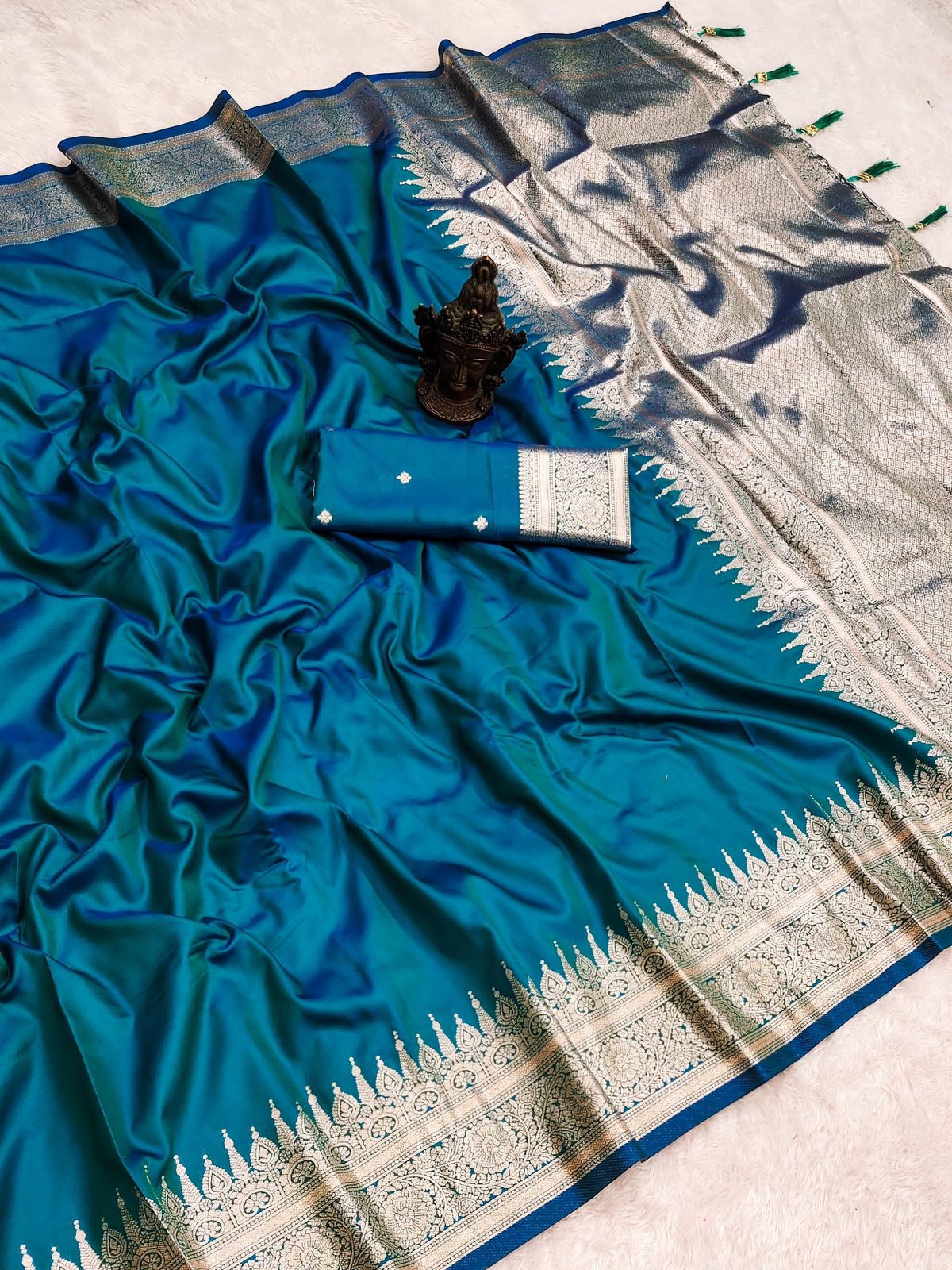 Fantabulous Festive Wear Pure Banarasi Silk Zari Weaving Border n Rich Pallu Saree With Blouse Piece