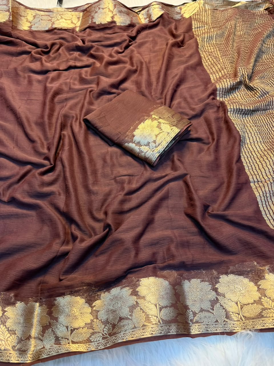 Contemporary Party Wear Viscose Silk Jacquard Border n Rich Pallu Fancy Saree With Blouse Piece