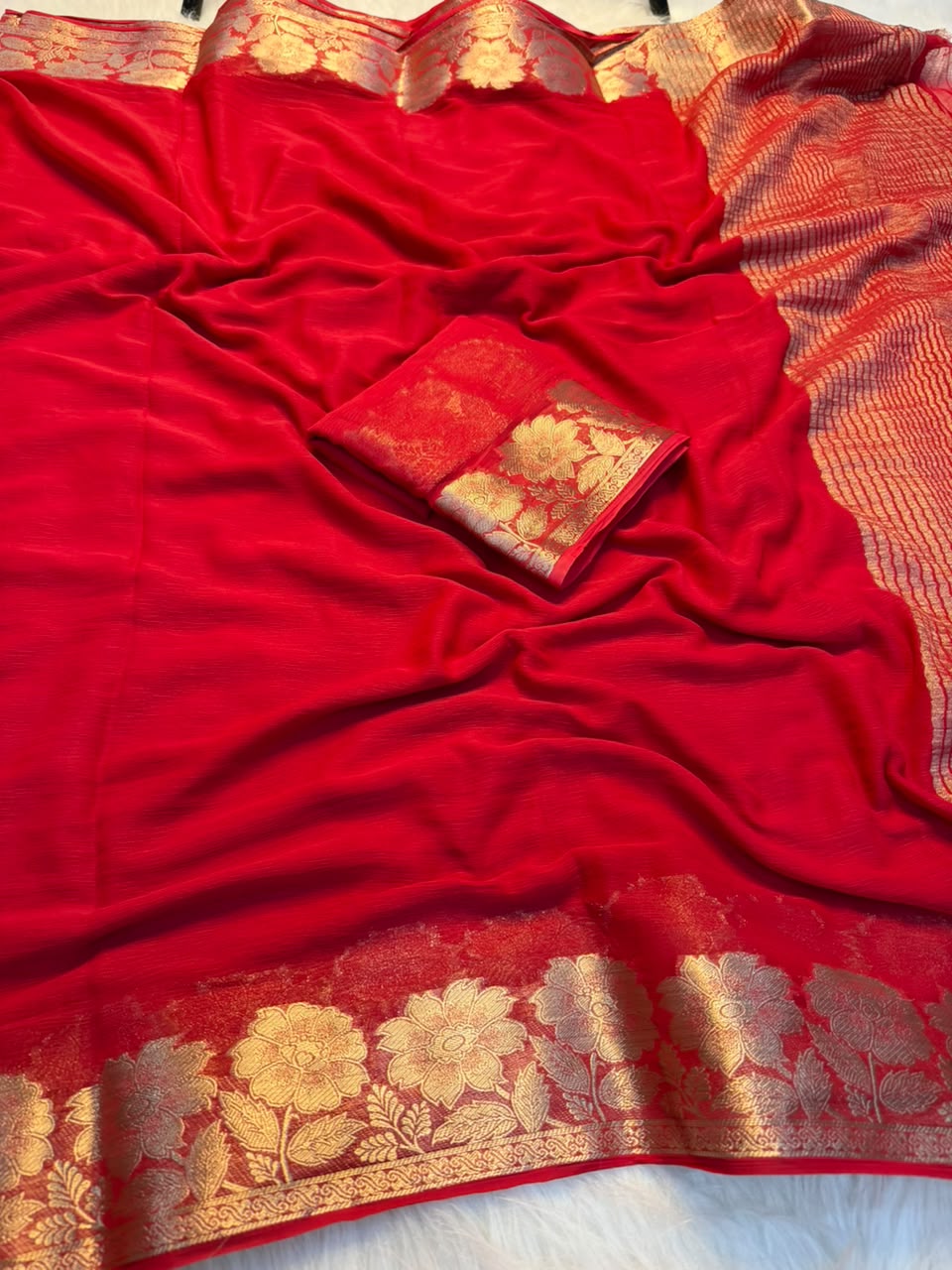 Contemporary Party Wear Viscose Silk Jacquard Border n Rich Pallu Fancy Saree With Blouse Piece