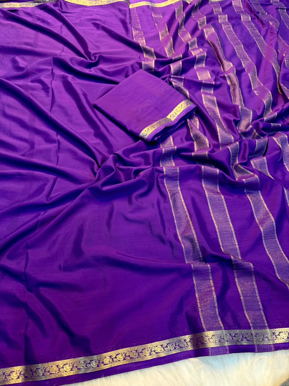Adorning Function Wear Viscose Silk Jacquard Border n Rich Pallu Fancy Saree With Blouse Piece