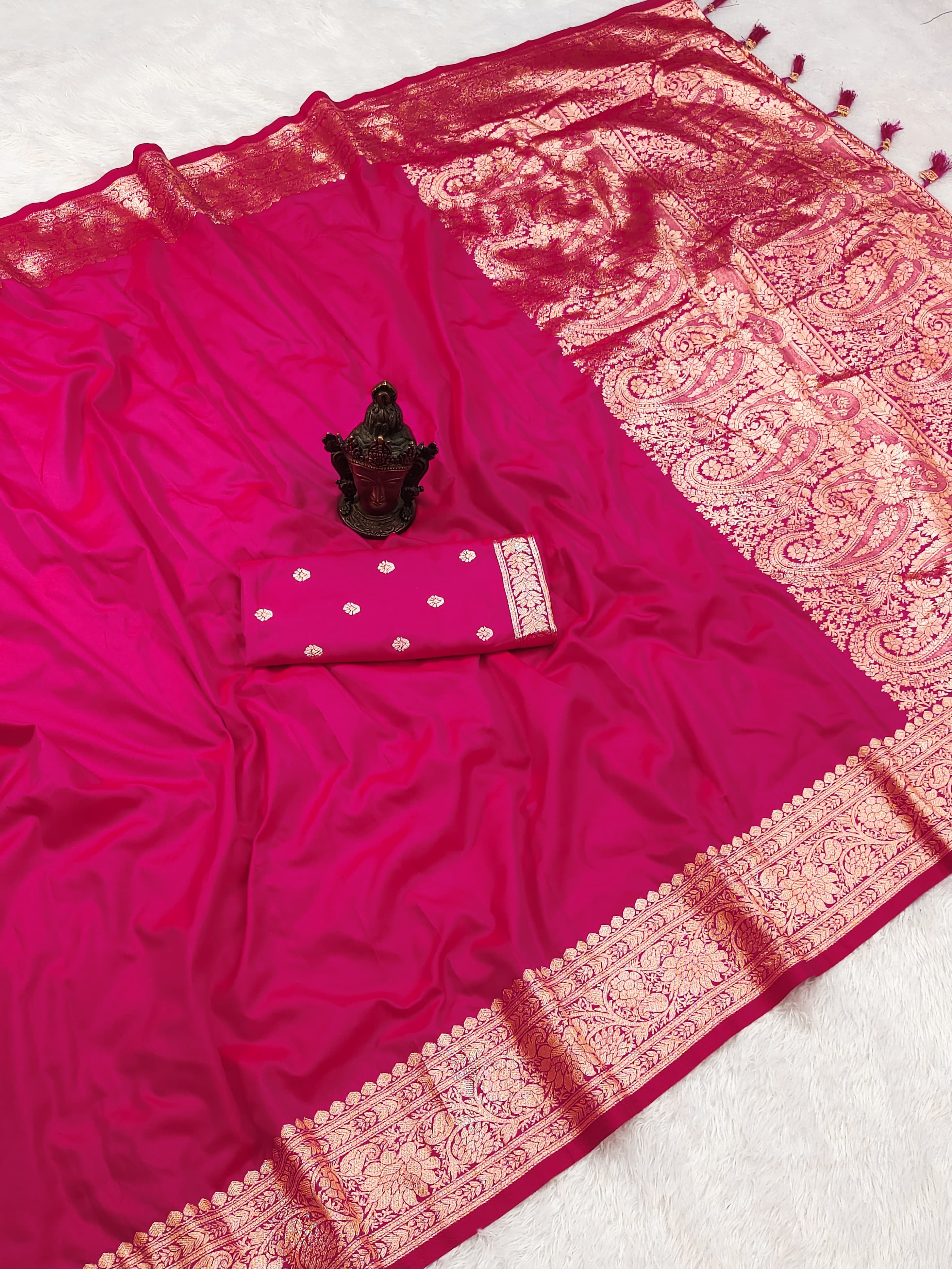Excellent Wedding Wear Pure Banarasi Silk Zari Weaving Border n Rich Pallu Designer Saree With Blouse Piece