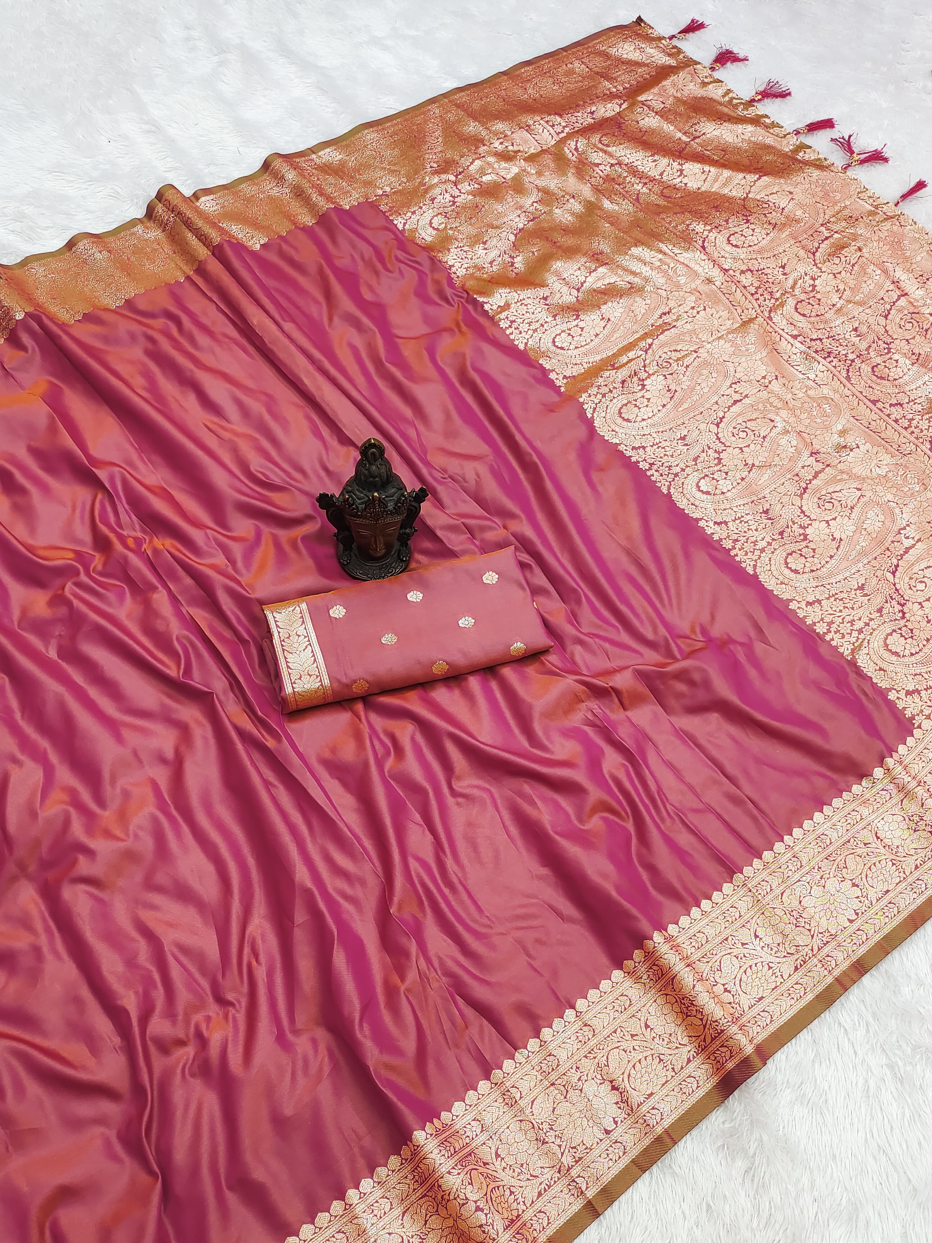 Excellent Wedding Wear Pure Banarasi Silk Zari Weaving Border n Rich Pallu Designer Saree With Blouse Piece
