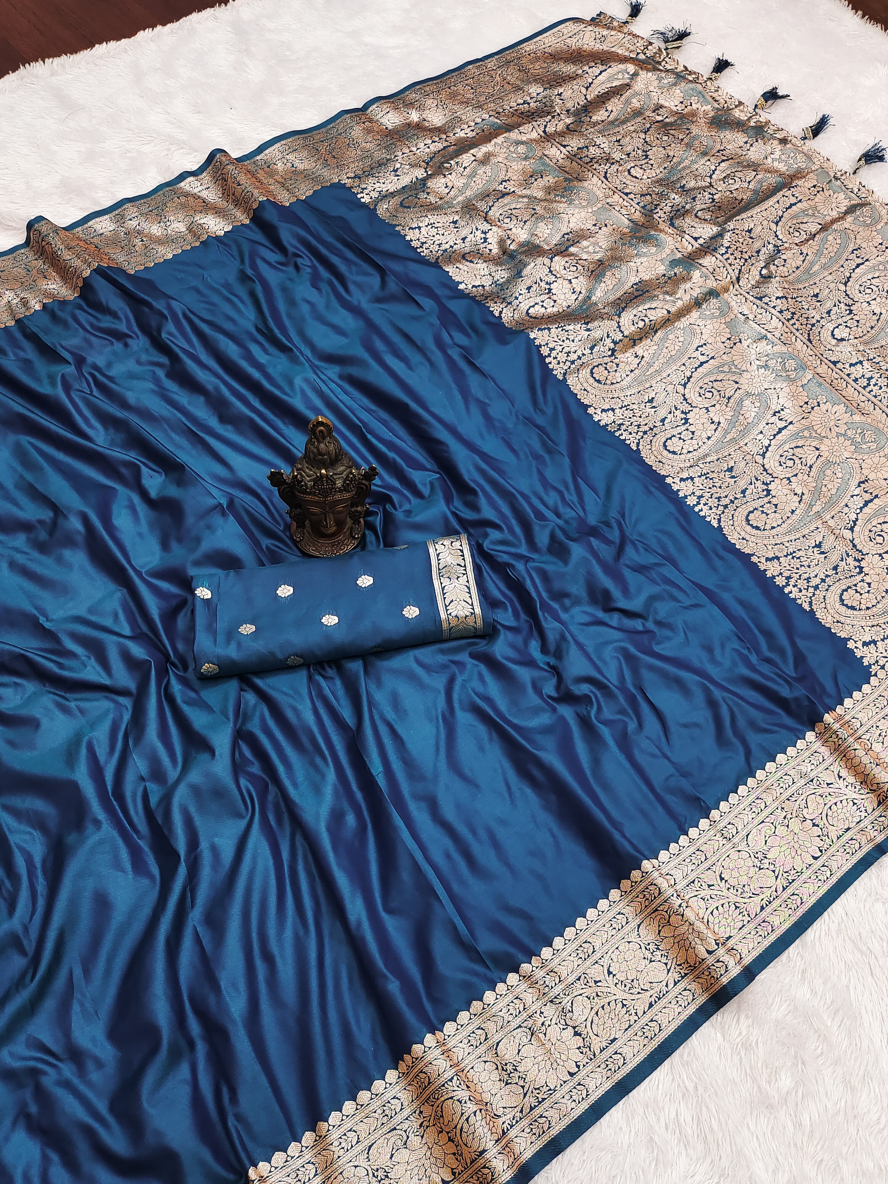 Excellent Wedding Wear Pure Banarasi Silk Zari Weaving Border n Rich Pallu Designer Saree With Blouse Piece