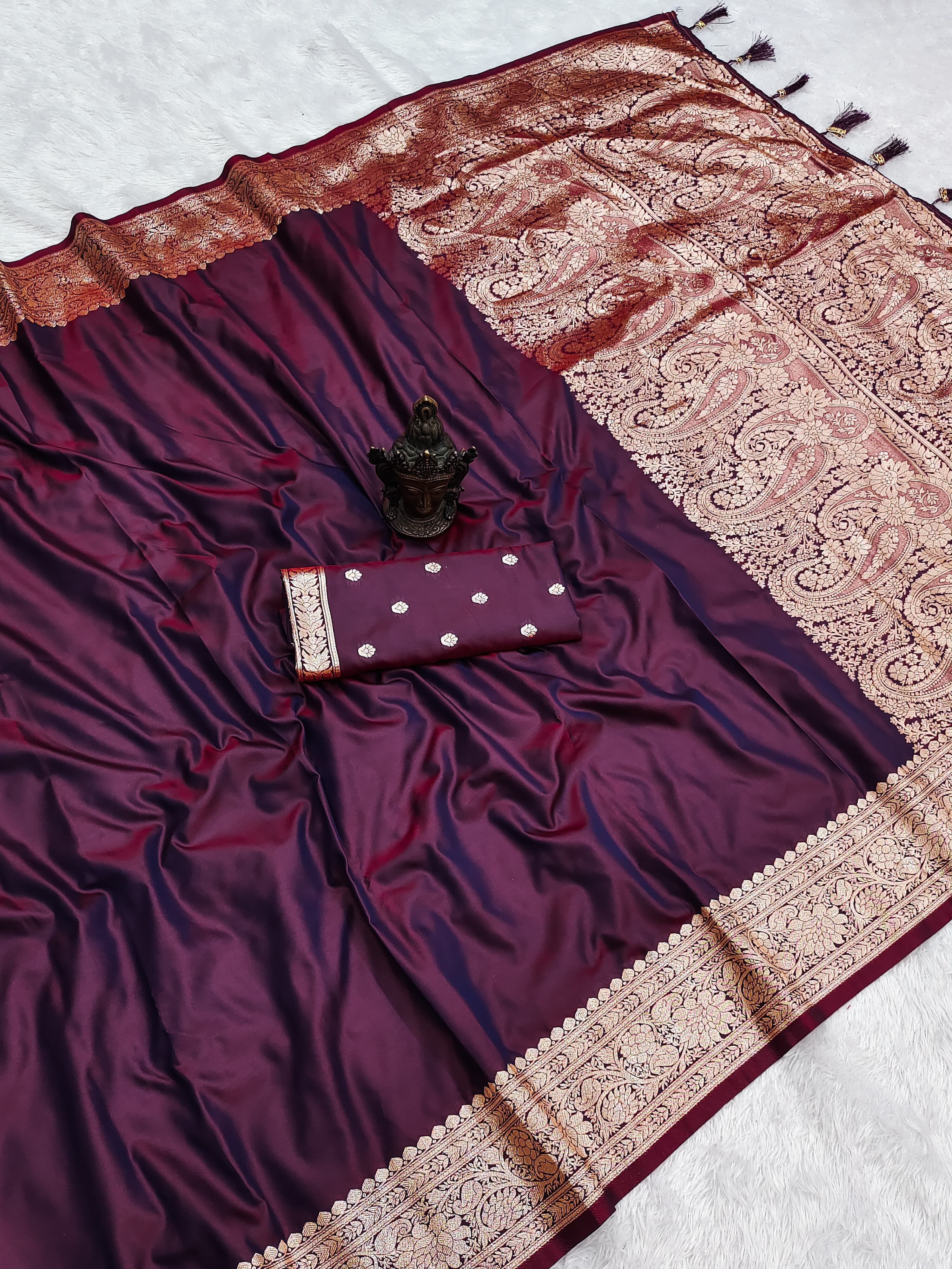Excellent Wedding Wear Pure Banarasi Silk Zari Weaving Border n Rich Pallu Designer Saree With Blouse Piece
