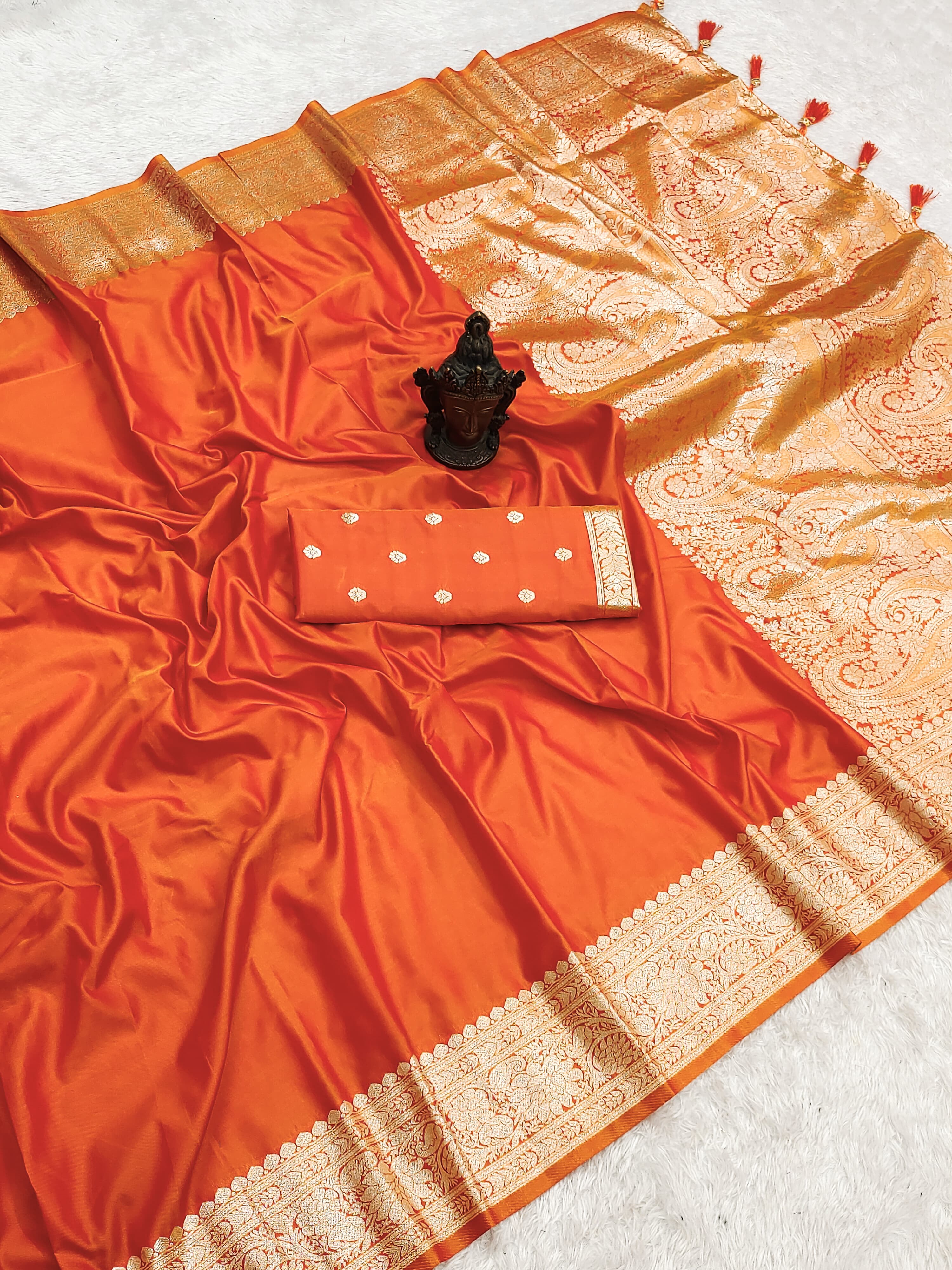 Excellent Wedding Wear Pure Banarasi Silk Zari Weaving Border n Rich Pallu Designer Saree With Blouse Piece