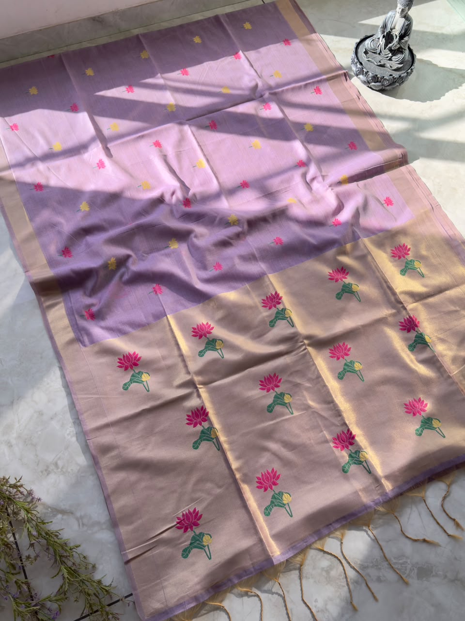 Glamorous Wedding Wear Silk Butti Work Zari Border n Tussel Designer Saree With Blouse Piece